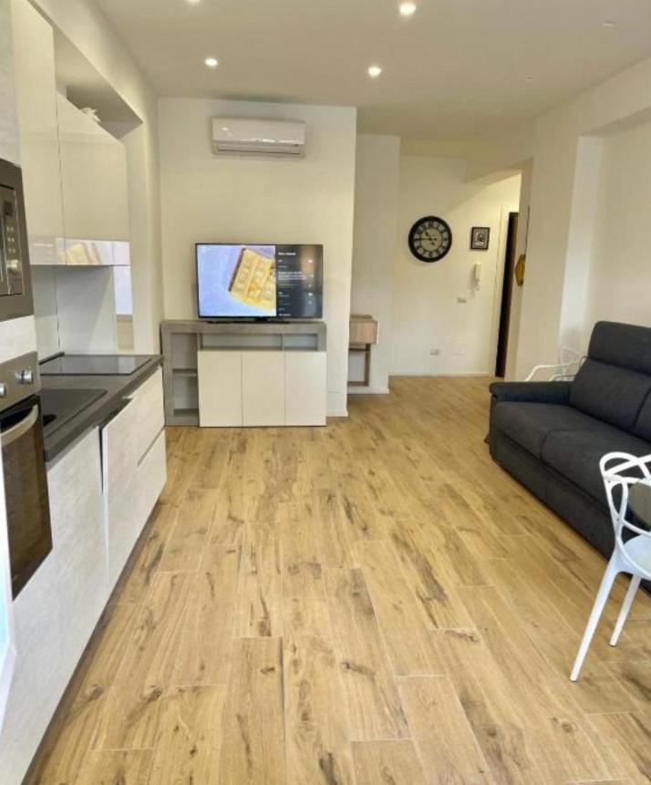 Appartement Pm 34 Viale Imperatore - 50 Mt From Metro San Paolo *